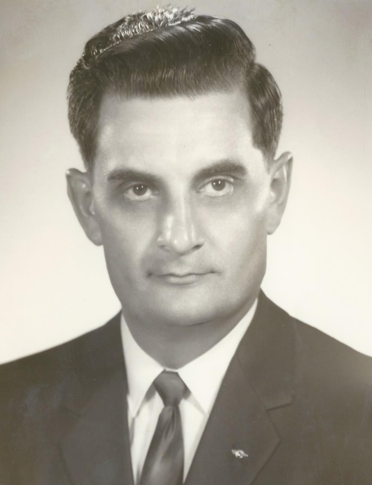 Howard S Foust Jr